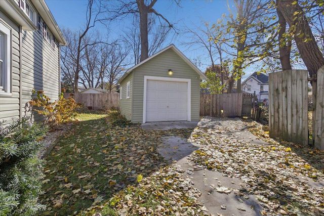 1106 E Court Street, Janesville, WI 53545