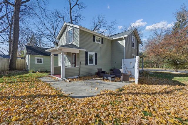 1106 E Court Street, Janesville, WI 53545