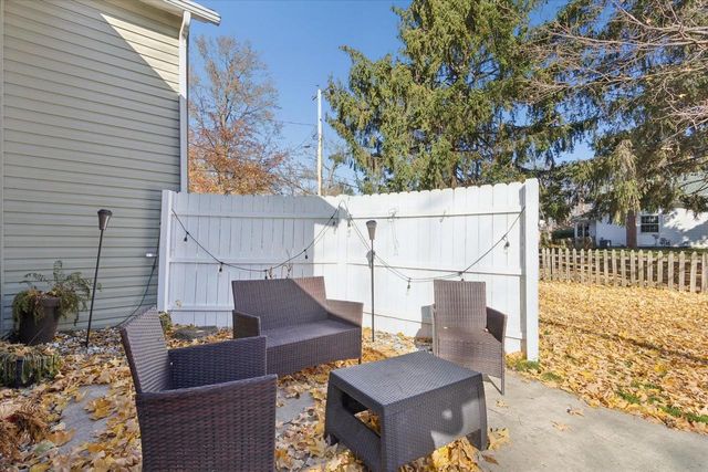 1106 E Court Street, Janesville, WI 53545