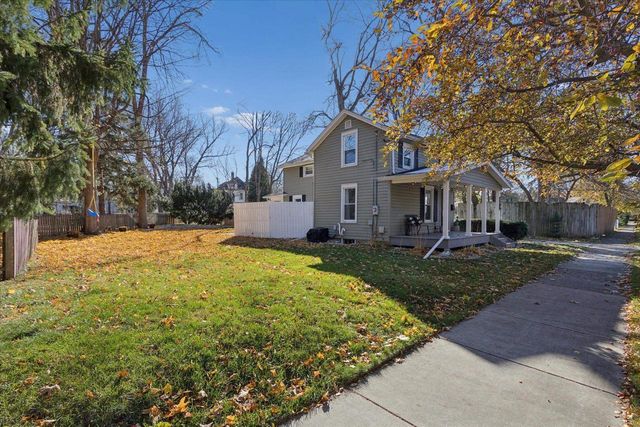 1106 E Court Street, Janesville, WI 53545