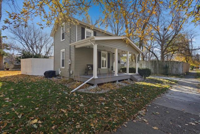 1106 E Court Street, Janesville, WI 53545