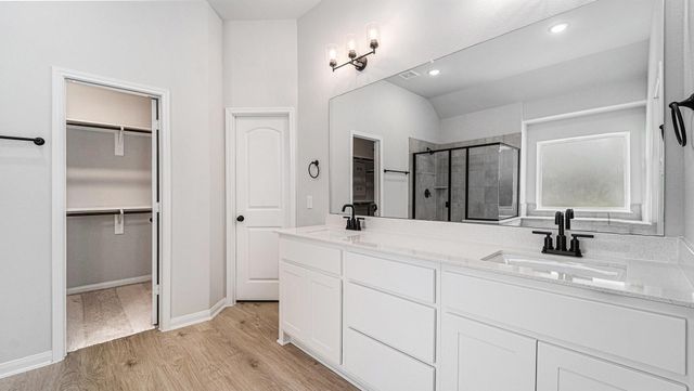 22 Cattle Drive, Bay City, TX 77414