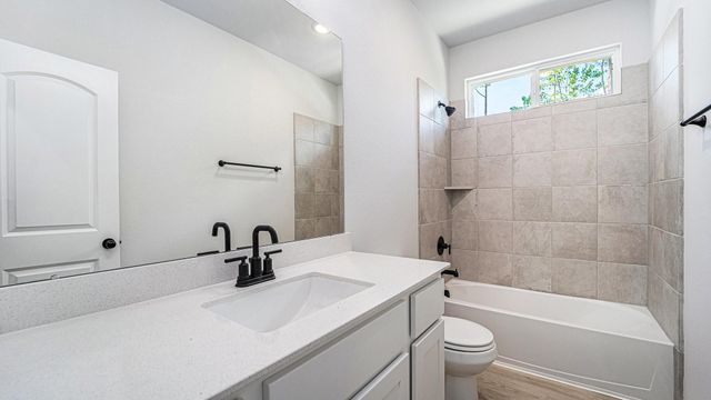 22 Cattle Drive, Bay City, TX 77414