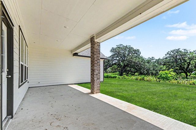 22 Cattle Drive, Bay City, TX 77414