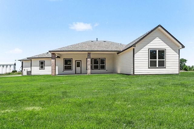 22 Cattle Drive, Bay City, TX 77414