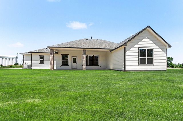 22 Cattle Drive, Bay City, TX 77414