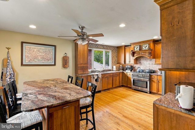 136 HURFFVILLE, Blackwood, NJ 08012