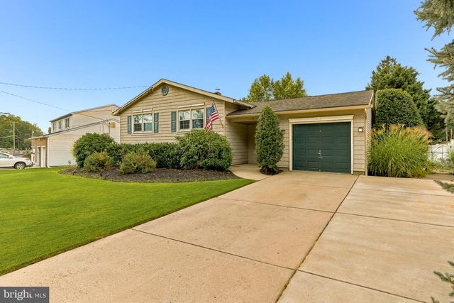 136 HURFFVILLE, Blackwood, NJ 08012