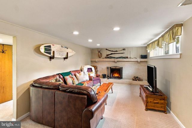 136 HURFFVILLE, Blackwood, NJ 08012