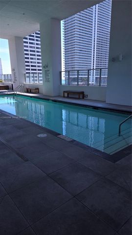 227 NE 2nd St 1613, Miami, FL 33132