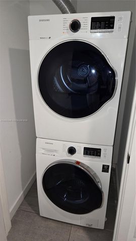 227 NE 2nd St 1613, Miami, FL 33132