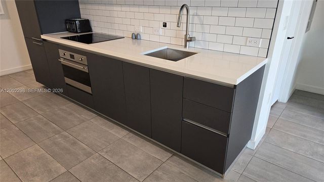 227 NE 2nd St 1613, Miami, FL 33132