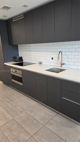 227 NE 2nd St 1613, Miami, FL 33132