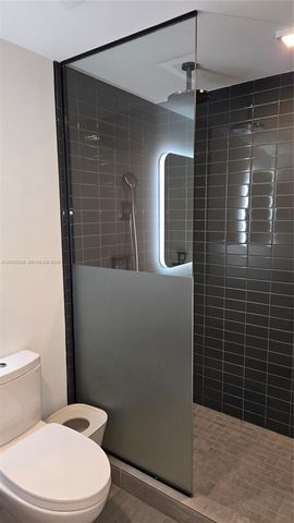 227 NE 2nd St 1613, Miami, FL 33132