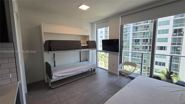 227 NE 2nd St 1613, Miami, FL 33132