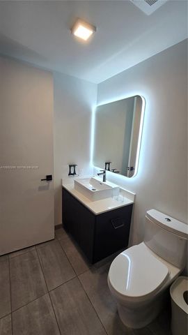 227 NE 2nd St 1613, Miami, FL 33132