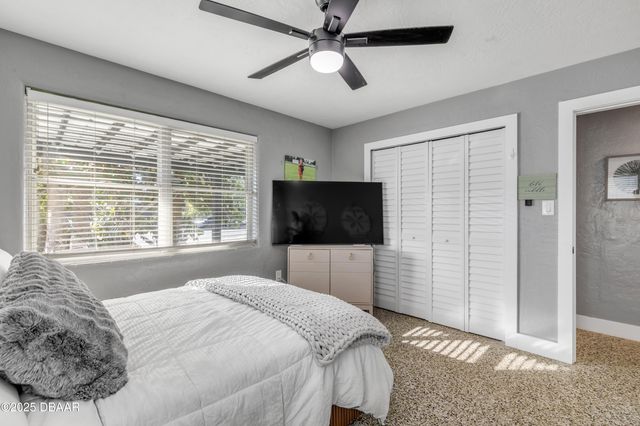 402 Lincoln Avenue, New Smyrna Beach, FL 32169