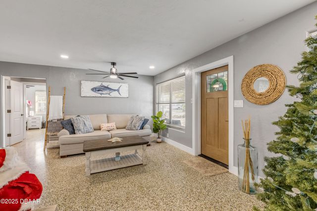 402 Lincoln Avenue, New Smyrna Beach, FL 32169