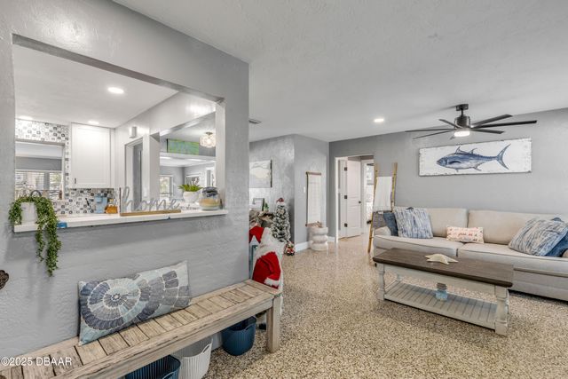 402 Lincoln Avenue, New Smyrna Beach, FL 32169