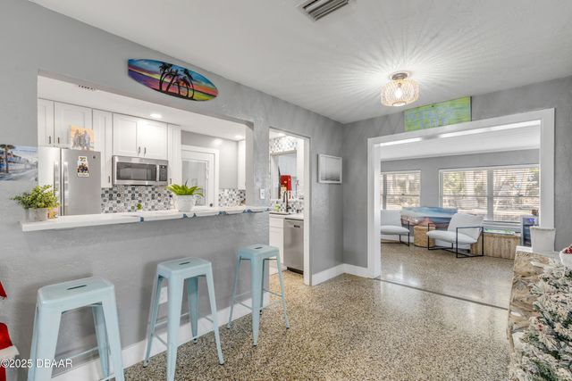 402 Lincoln Avenue, New Smyrna Beach, FL 32169