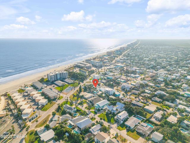 402 Lincoln Avenue, New Smyrna Beach, FL 32169