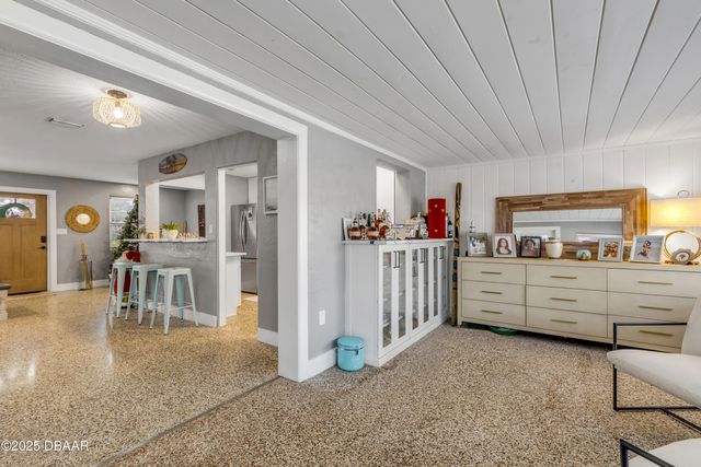 402 Lincoln Avenue, New Smyrna Beach, FL 32169