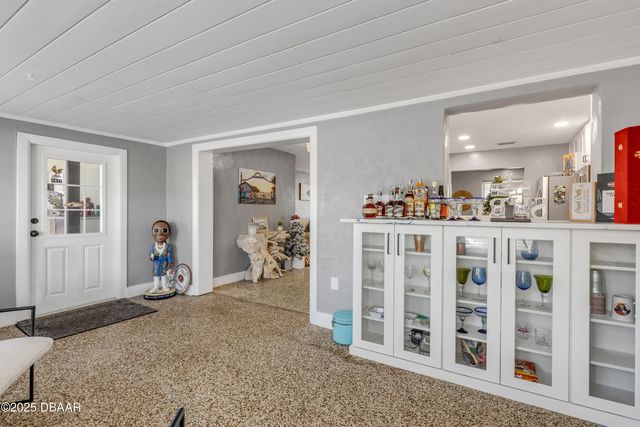 402 Lincoln Avenue, New Smyrna Beach, FL 32169