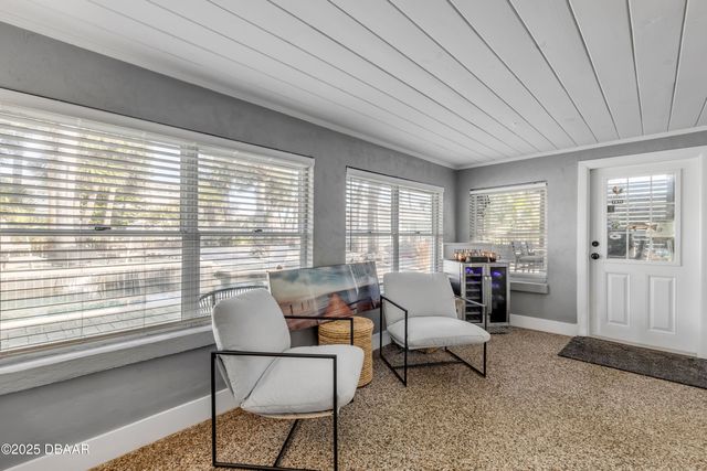 402 Lincoln Avenue, New Smyrna Beach, FL 32169