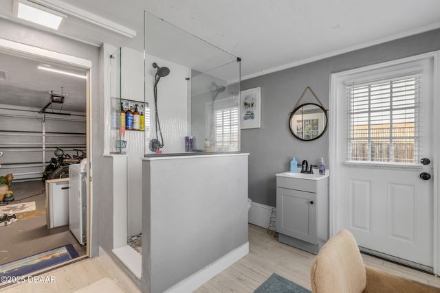 402 Lincoln Avenue, New Smyrna Beach, FL 32169