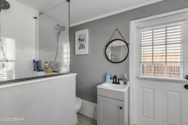 402 Lincoln Avenue, New Smyrna Beach, FL 32169