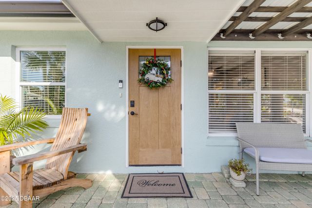 402 Lincoln Avenue, New Smyrna Beach, FL 32169