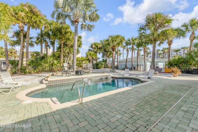 402 Lincoln Avenue, New Smyrna Beach, FL 32169