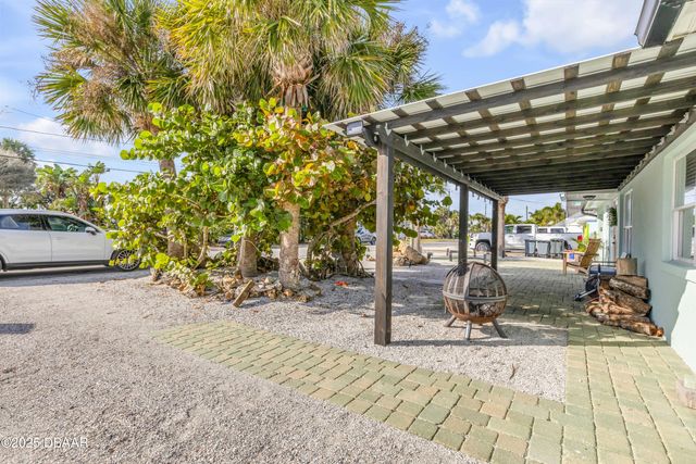 402 Lincoln Avenue, New Smyrna Beach, FL 32169