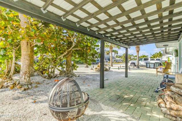 402 Lincoln Avenue, New Smyrna Beach, FL 32169