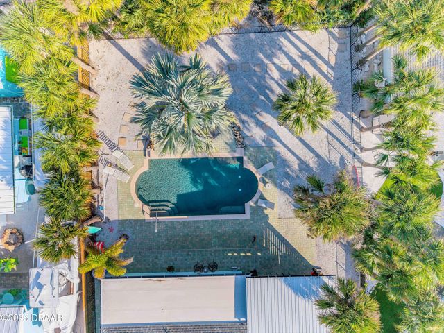 402 Lincoln Avenue, New Smyrna Beach, FL 32169