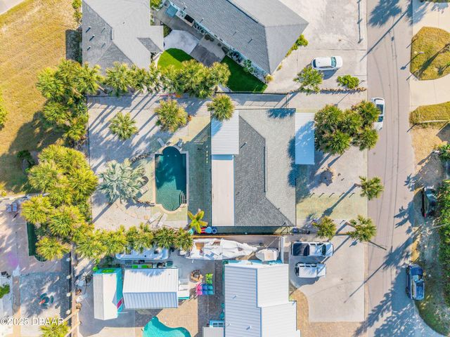 402 Lincoln Avenue, New Smyrna Beach, FL 32169