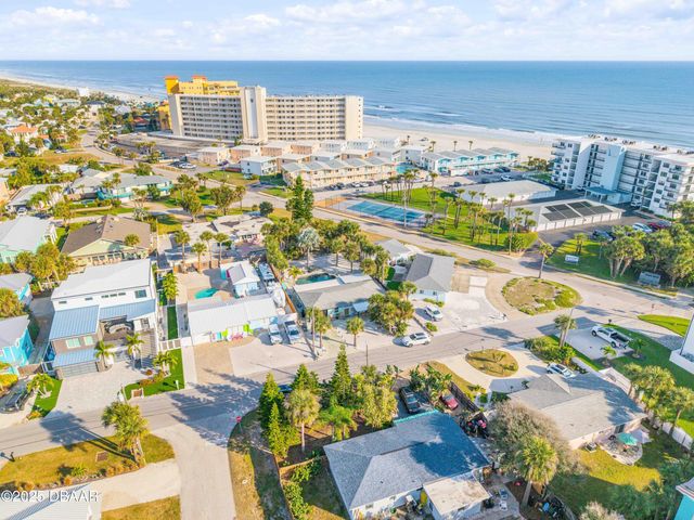 402 Lincoln Avenue, New Smyrna Beach, FL 32169