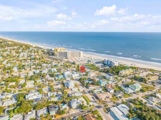 402 Lincoln Avenue, New Smyrna Beach, FL 32169