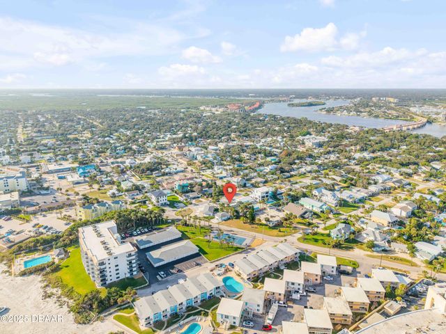 402 Lincoln Avenue, New Smyrna Beach, FL 32169