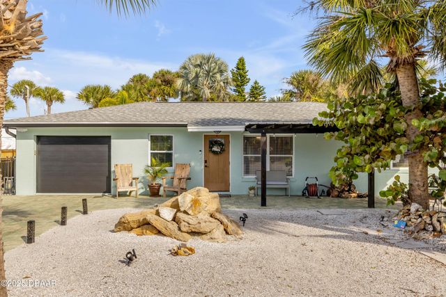 402 Lincoln Avenue, New Smyrna Beach, FL 32169