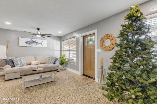 402 Lincoln Avenue, New Smyrna Beach, FL 32169