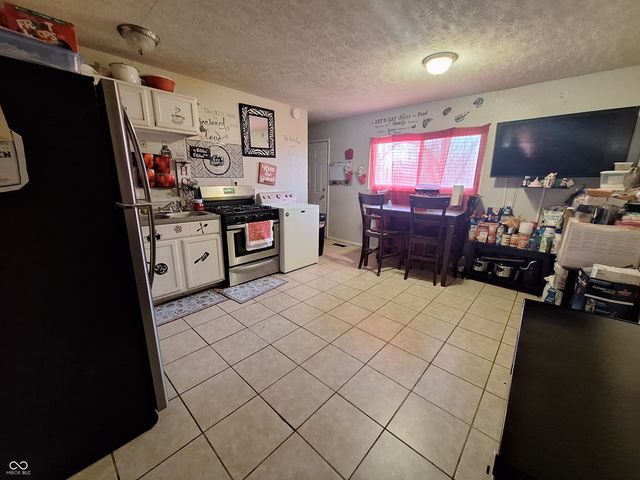 3930 Chateau Drive, Indianapolis, IN 46226