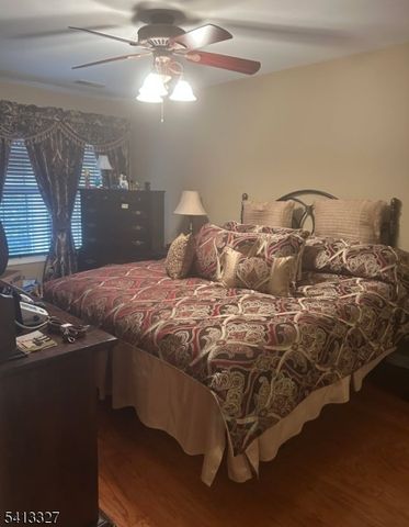 458 Cambridge Dr, Butler Boro, NJ 07405