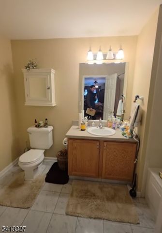 458 Cambridge Dr, Butler Boro, NJ 07405