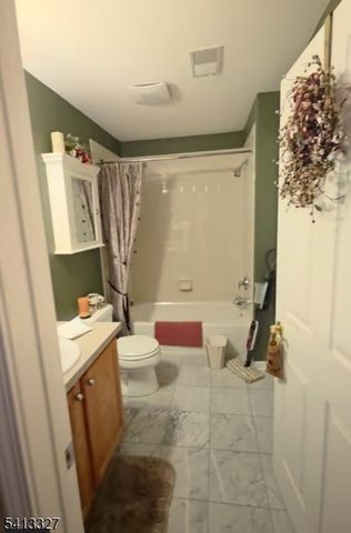 458 Cambridge Dr, Butler Boro, NJ 07405