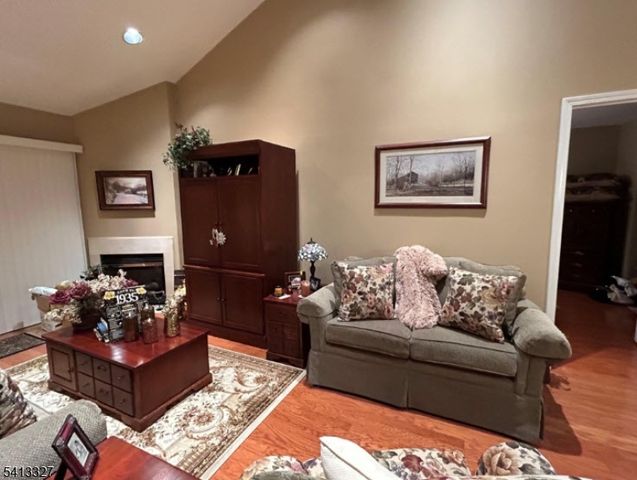 458 Cambridge Dr, Butler Boro, NJ 07405