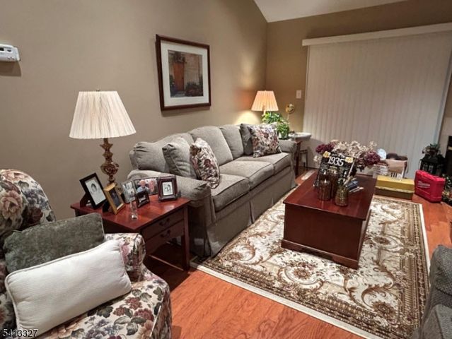 458 Cambridge Dr, Butler Boro, NJ 07405