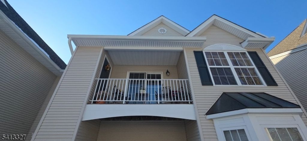 458 Cambridge Dr, Butler Boro, NJ 07405