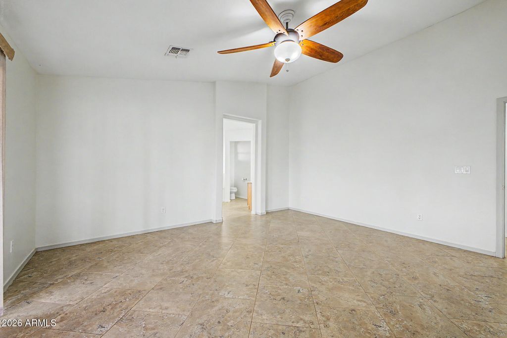 Image 13 of property listing at 33399 N KAREN Lane, San Tan Valley, AZ 85143