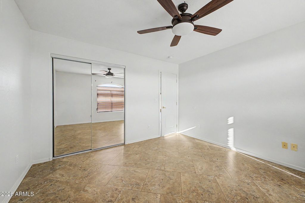 Image 19 of property listing at 33399 N KAREN Lane, San Tan Valley, AZ 85143